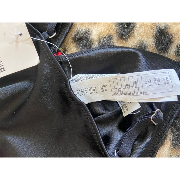 NEW! RARE! Forever 21 Black Satin with Rose Rosettes Bralette and Underwear Set - Picture 7 of 9